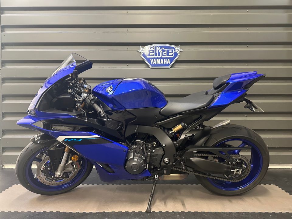 YAMAHA YZF-R9 4