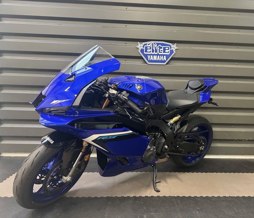 YAMAHA YZF-R9 4