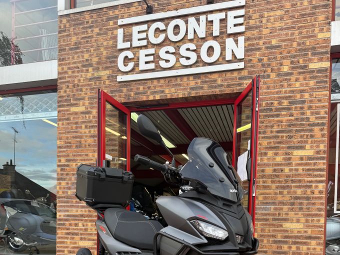 APRILIA SR GT 125 SPORT 4