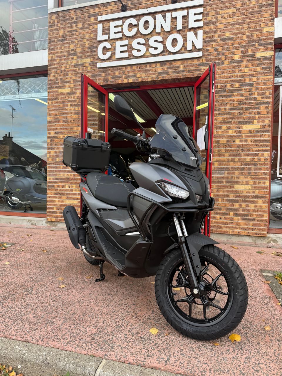 APRILIA SR GT 125 SPORT 4