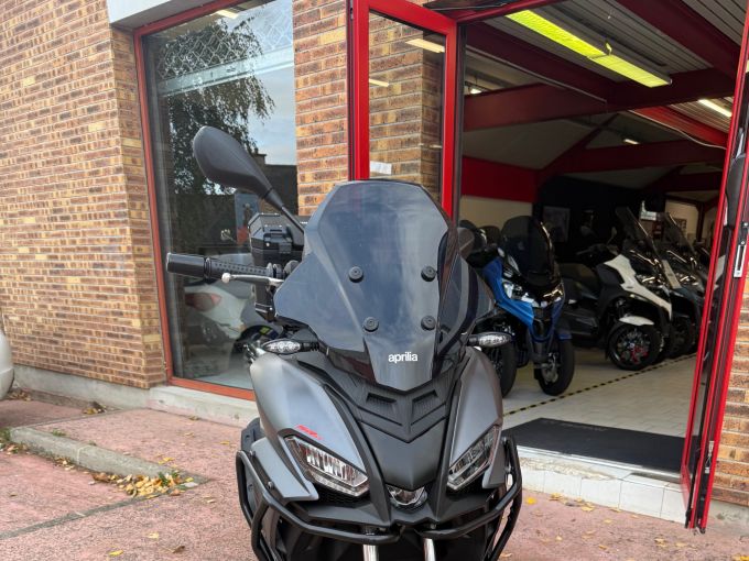 APRILIA SR GT 125 SPORT 4