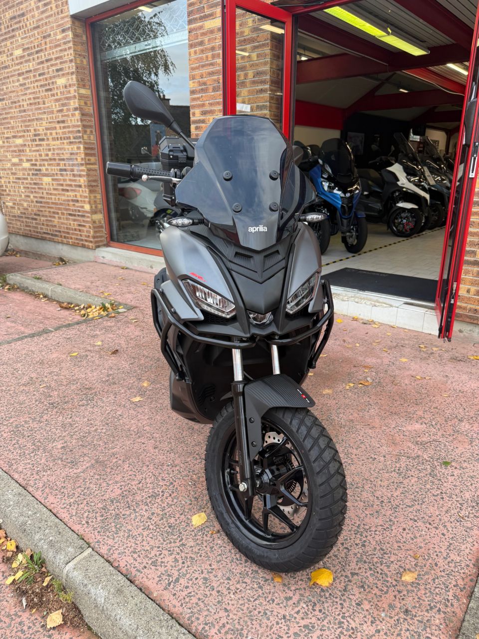 APRILIA SR GT 125 SPORT 4