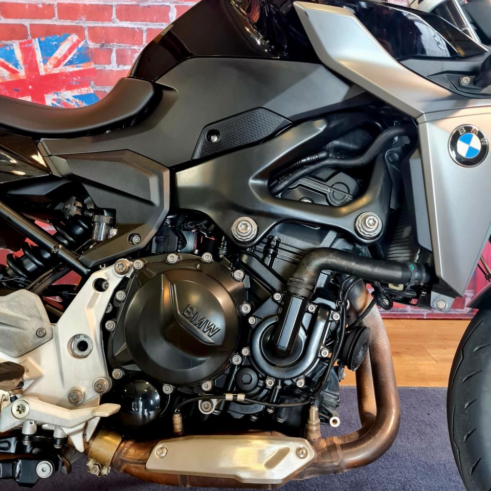 BMW F 900 R 4