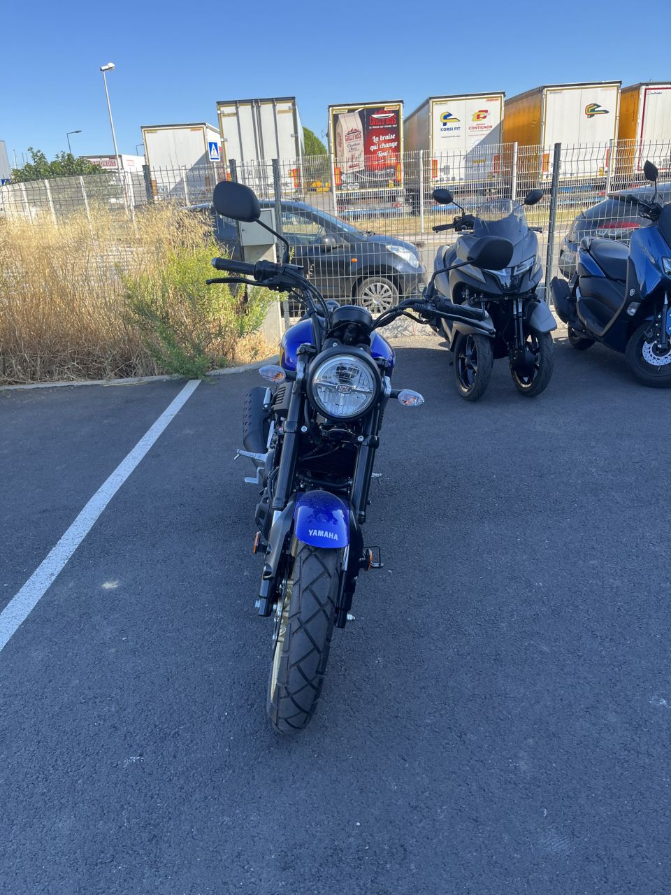 YAMAHA XSR 125 4