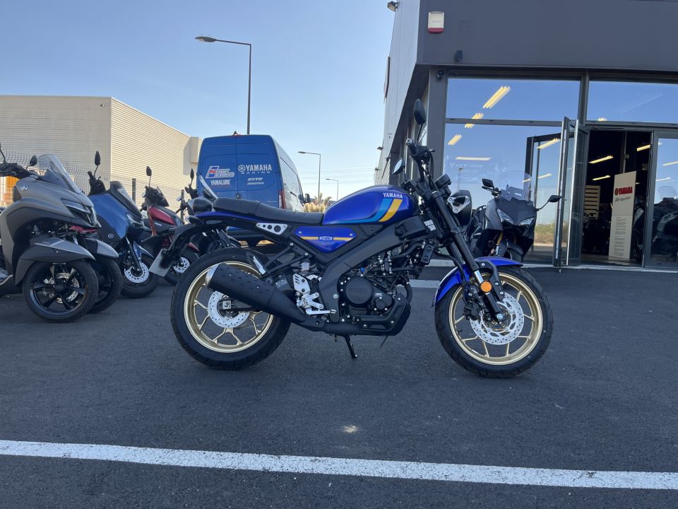 YAMAHA XSR 125 4