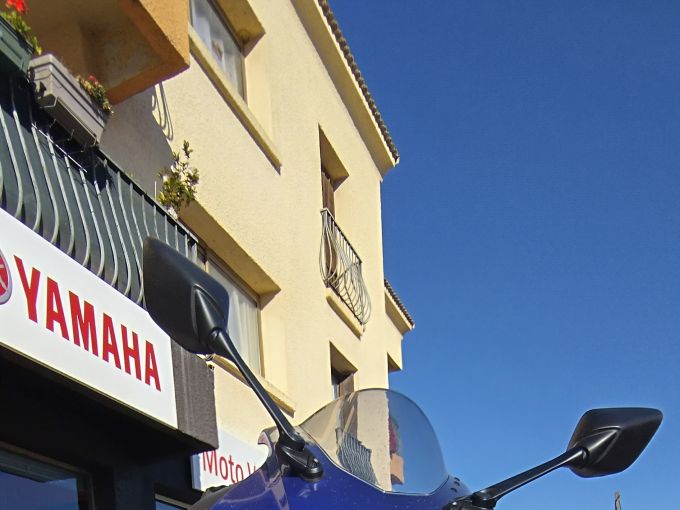 YAMAHA YZF 125 R ABS 4
