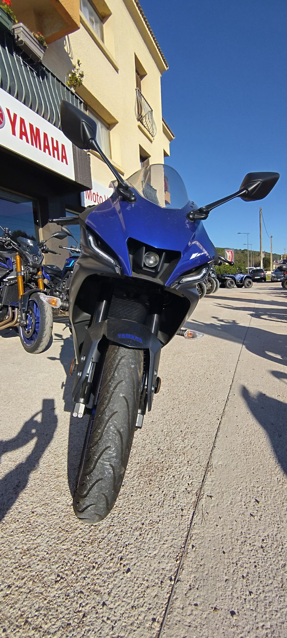 YAMAHA YZF 125 R ABS 4