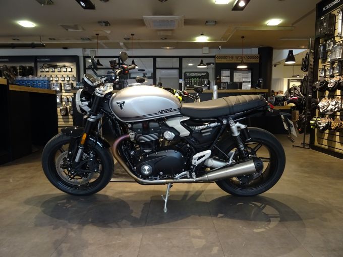 TRIUMPH SPEED TWIN 1200 4