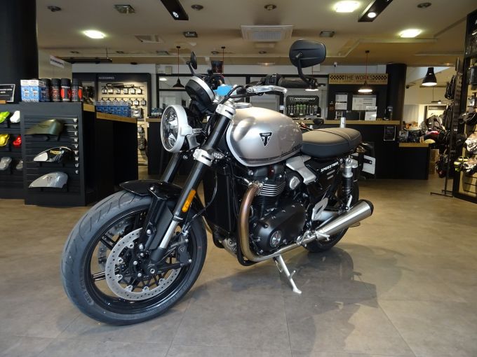 TRIUMPH SPEED TWIN 1200 4