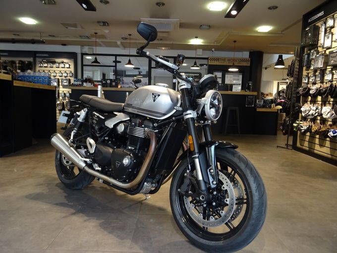 TRIUMPH SPEED TWIN 1200 4