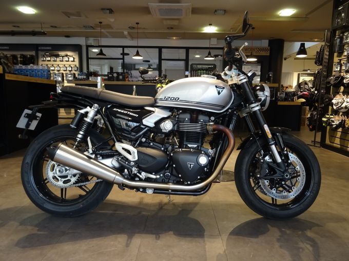TRIUMPH SPEED TWIN 1200 4