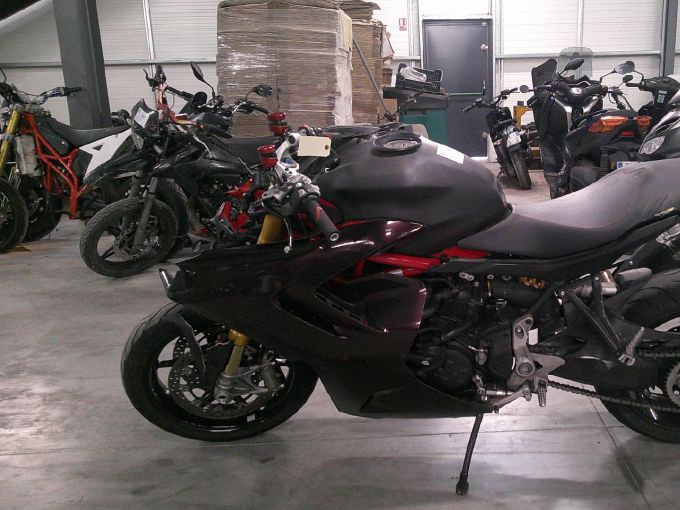 DUCATI 939 SS 4