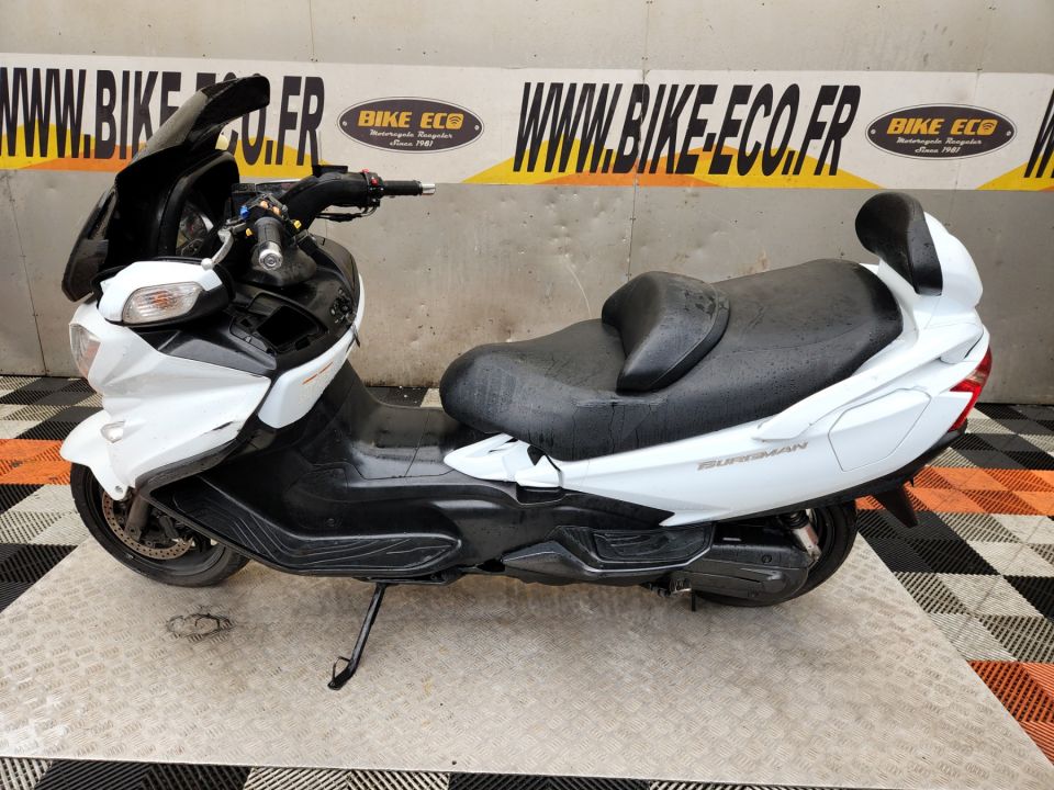 SUZUKI BURGMAN 650 4