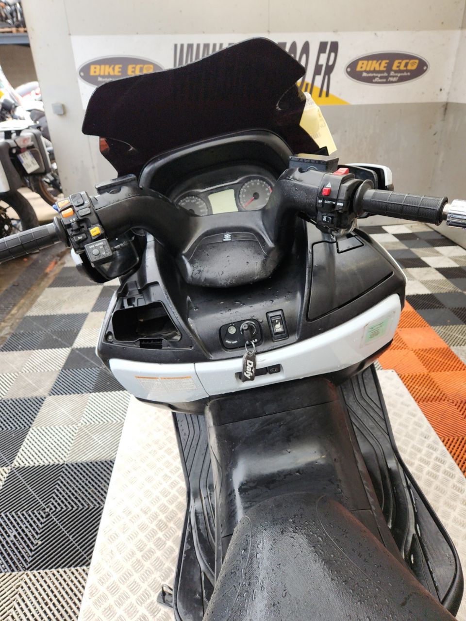 SUZUKI BURGMAN 650 4