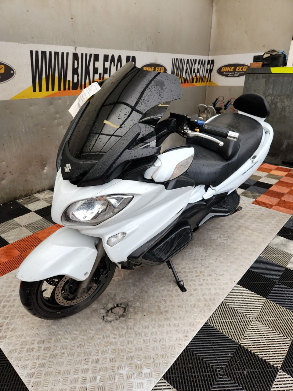 SUZUKI BURGMAN 650 4